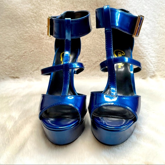 *** SOLD ***Platform Heels - Picture 3 of 4